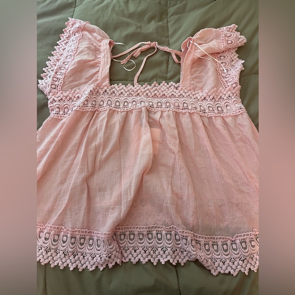 Grace and Karma. Pink shirt w pretty details. Size XL.